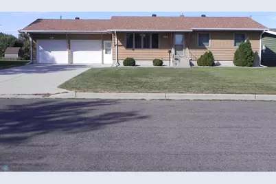 614 15th Avenue N, Wahpeton,  58075 - Photo 1