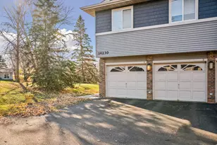 14230 44th Pl N, Plymouth, MN 55446 - Photo 3