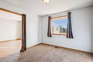 14230 44th Pl N, Plymouth, MN 55446 - Photo 21