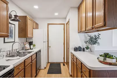 14230 44th Place N #2, Plymouth, MN 55446 - Photo 11