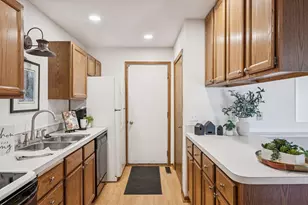 14230 44th Pl N, Plymouth, MN 55446 - Photo 11