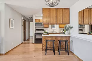 14230 44th Pl N, Plymouth, MN 55446 - Photo 7