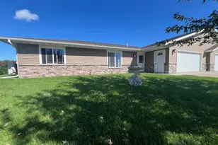 902 9th St SW, Perham, MN 56573 - Photo 3