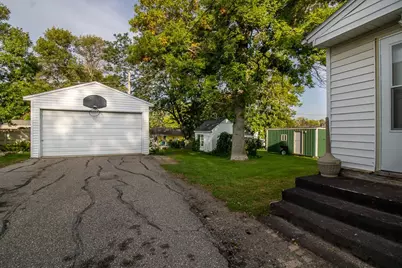 260 S Park Avenue, Le Center, MN 56057 - Photo 33