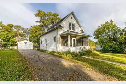 260 S Park Avenue, Le Center, MN 56057 - Photo 1