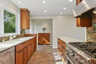 18213 Hermitage Way, Minnetonka, MN 55345 - Photo 11