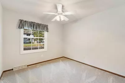 4864 Woodcrest Road, White Bear Lake, MN 55110 - Photo 11