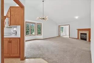 1020 Horizon St, Vadnais Heights, MN 55127 - Photo 9