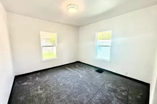 207 E Broadway St, Redwood Falls, MN 56283 - Photo 15