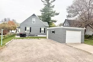 207 E Broadway St, Redwood Falls, MN 56283 - Photo 3