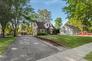 828 15th St SW, Willmar, MN 56201 - Photo 3