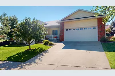 806 Maple Shade Drive, Holmen, WI 54636 - Photo 1