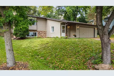 5535 Quinwood Lane N, Plymouth, MN 55442 - Photo 1