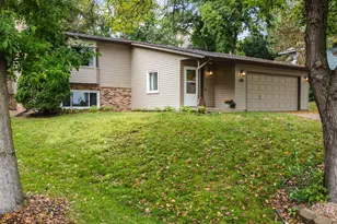 5535 Quinwood Ln N, Plymouth, MN 55442 - Photo 1