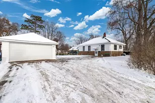 1443 Hazelwood St, Saint Paul, MN 55106 - Photo 3