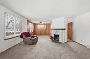 1443 Hazelwood St, Saint Paul, MN 55106 - Photo 9