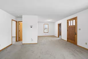 1443 Hazelwood St, Saint Paul, MN 55106 - Photo 9