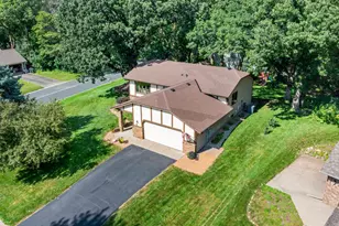 10185 Upper 178th St W, Lakeville, MN 55044 - Photo 3