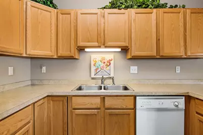 3353 30th Avenue S, Fargo,  58103 - Photo 5