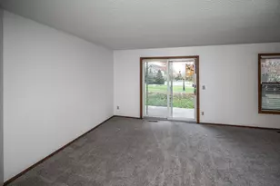 1381 Berry Ridge Rd, Eagan, MN 55123 - Photo 7