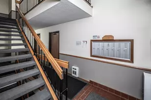 1381 Berry Ridge Rd, Eagan, MN 55123 - Photo 3