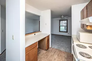 1381 Berry Ridge Rd, Eagan, MN 55123 - Photo 9