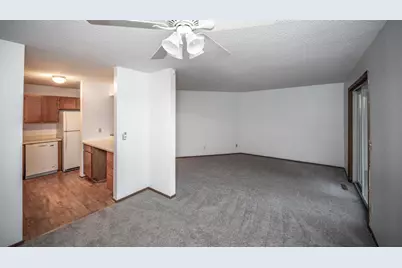 1381 Berry Ridge Road #403, Eagan, MN 55123 - Photo 5