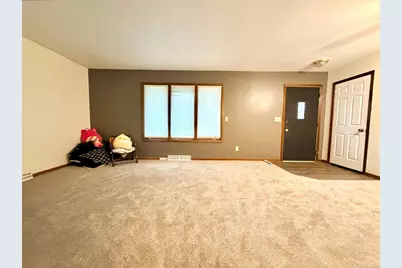 309 Lawrence Street, Marshall, MN 56258 - Photo 9