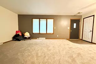 309 Lawrence St, Marshall, MN 56258 - Photo 9