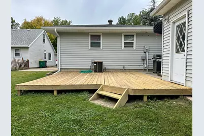 309 Lawrence Street, Marshall, MN 56258 - Photo 7