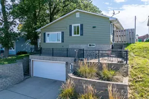 1415 Oak Beach Dr, Fairmont, MN 56031 - Photo 1