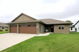 173 Denver Ave SE, Hutchinson, MN 55350 - Photo 3
