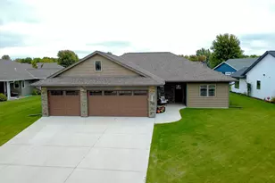 173 Denver Ave SE, Hutchinson, MN 55350 - Photo 1
