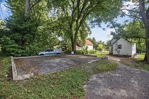 1323 4th St E, Saint Paul, MN 55106 - Photo 21