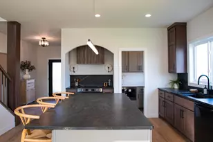 3606 Decorah Way S, Fargo, ND 58104 - Photo 3