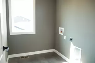 3606 Decorah Way S, Fargo, ND 58104 - Photo 31