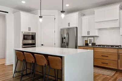 2415 Laurie Court W, Roseville, MN 55113 - Photo 15