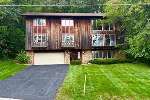 1632 Spruce Dr, Red Wing, MN 55066 - Photo 1