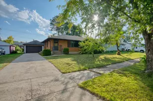 3321 Outer Dr, Hibbing, MN 55746 - Photo 1