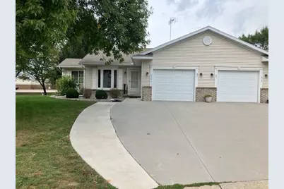 213 11th Ave Court NE, Waseca, MN 56093 - Photo 1