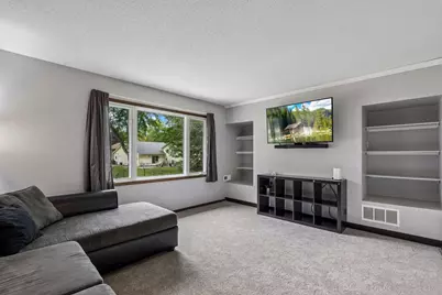 10650 105th Avenue N, Maple Grove, MN 55369 - Photo 9