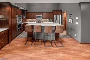 300 Np Ave N, Fargo, ND 58102 - Photo 5