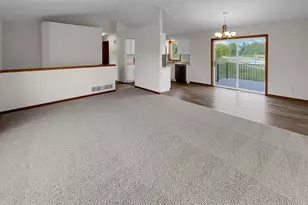 7866 31st St N, Oakdale, MN 55128 - Photo 3