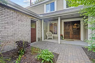 7702 Tanglewood Ct, Edina, MN 55439 - Photo 3