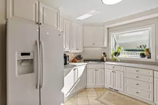 7702 Tanglewood Ct, Edina, MN 55439 - Photo 15