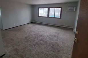 725 S 9th St, Bird Island, MN 55310 - Photo 7