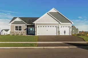 225 10th Ave NE, Hutchinson, MN 55350 - Photo 5
