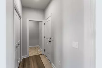 225 10th Avenue NE, Hutchinson, MN 55350 - Photo 9