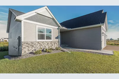 225 10th Avenue NE, Hutchinson, MN 55350 - Photo 3