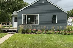 308 S Oak St, Hendricks, MN 56136 - Photo 1